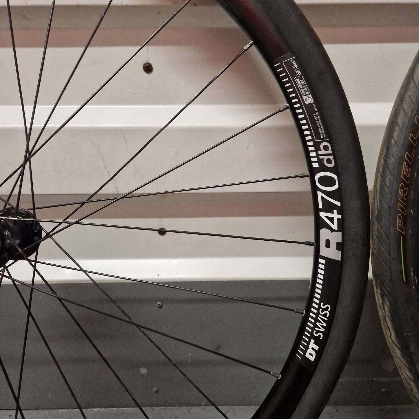 DT Swiss R470RB Disc wheelset - Centrelock - Through Axle Pirelli Cinturato 35c