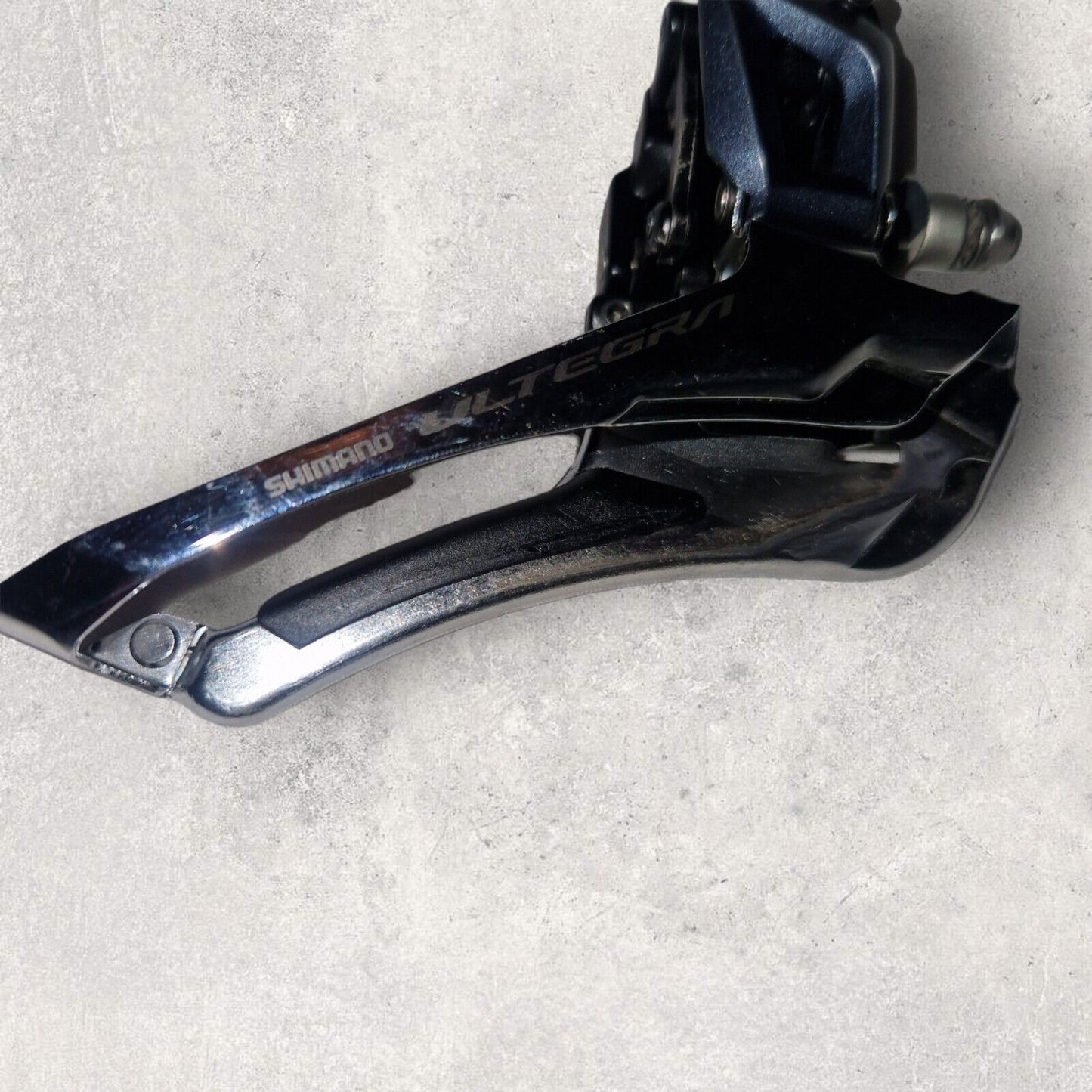 Shimano Ultegra R8000 11-Speed Double Braze-on Front Derailleur (FD-R8000)