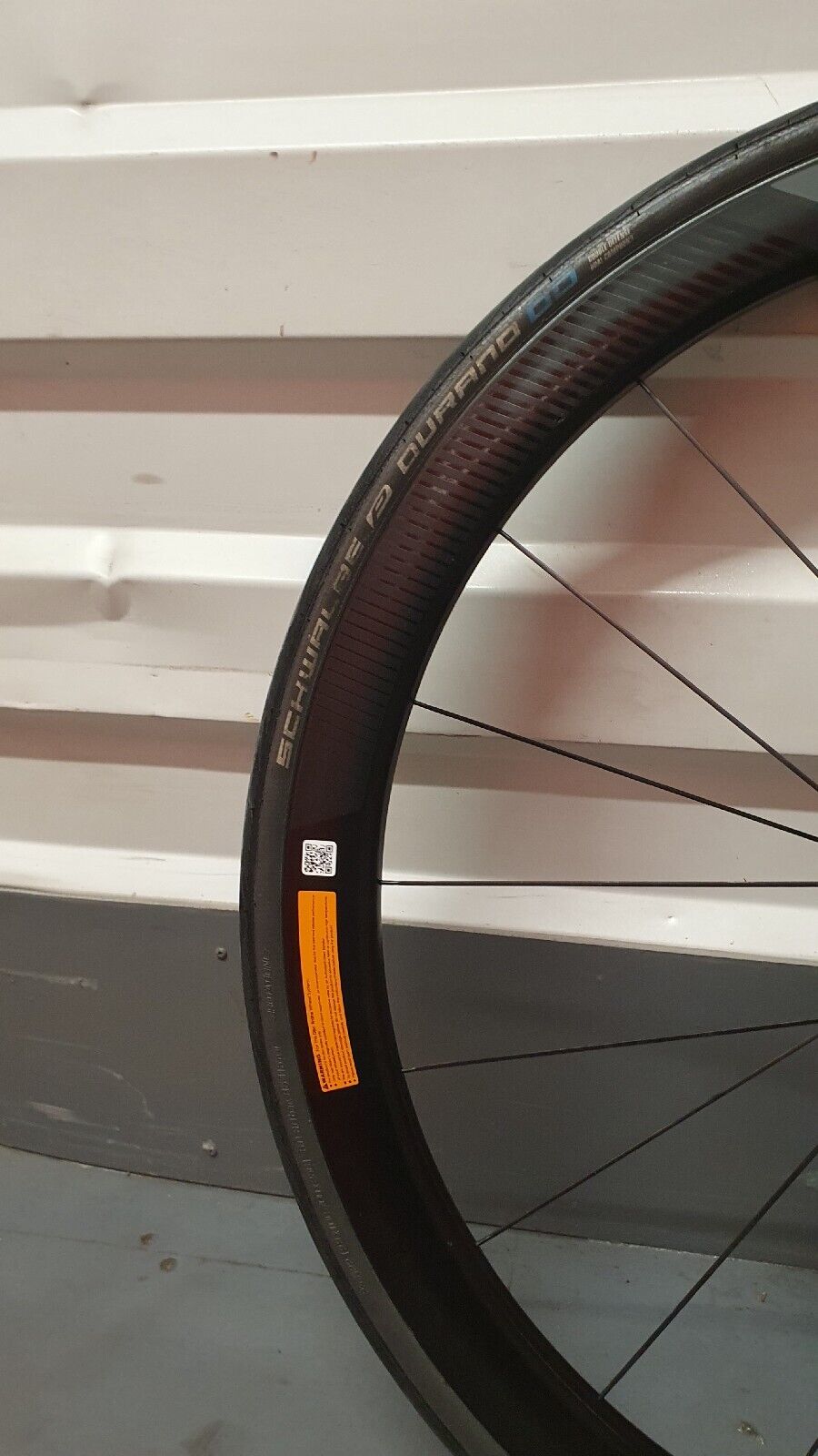 Giant SLR 1 Carbon Front wheel, Disc brake, Through Axle. 42mm rim. Tubeless