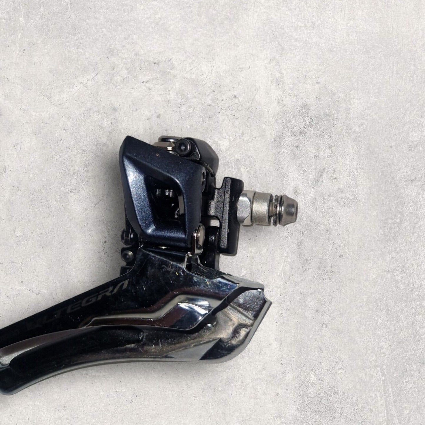 Shimano Ultegra R8000 11-Speed Double Braze-on Front Derailleur (FD-R8000)