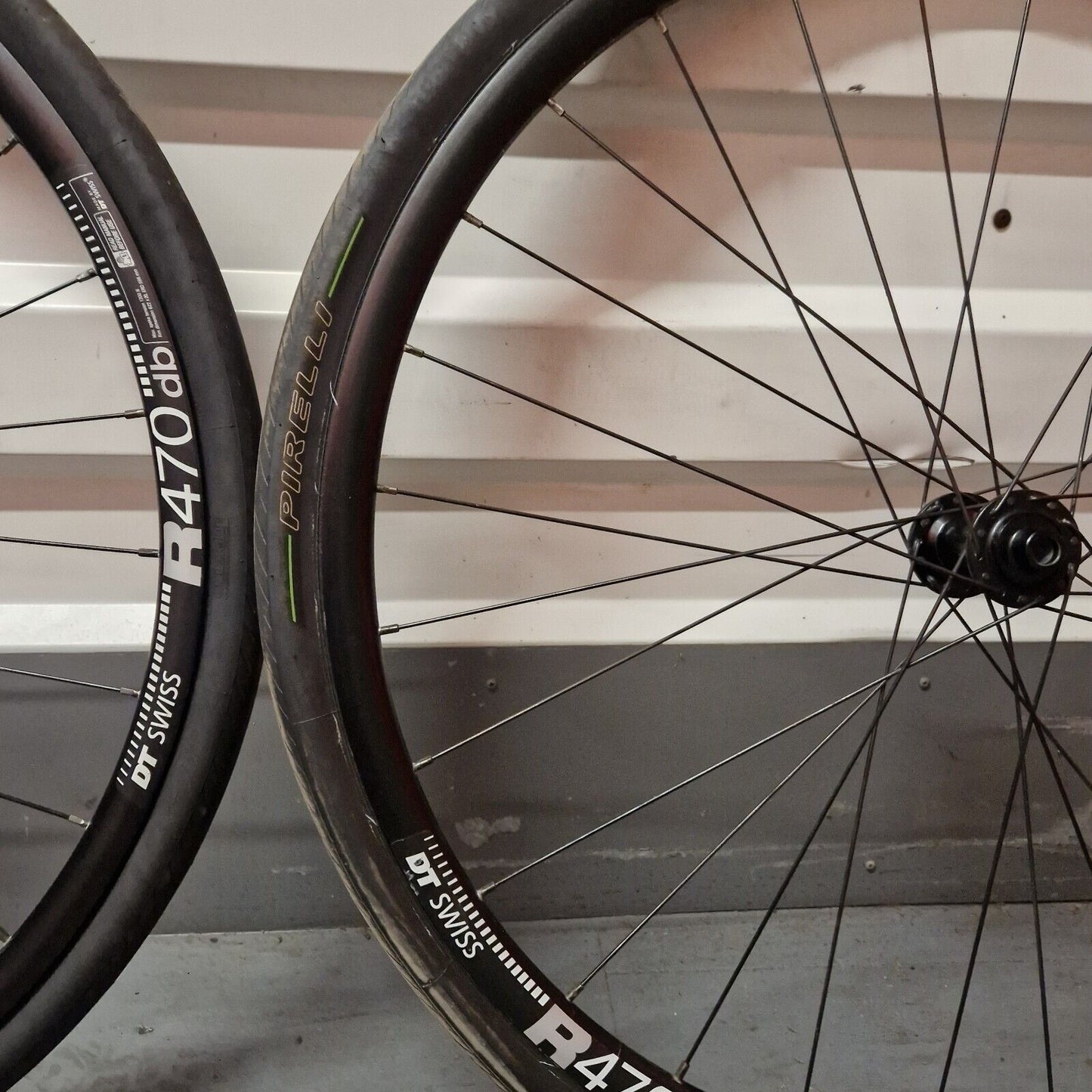 DT Swiss R470RB Disc wheelset - Centrelock - Through Axle Pirelli Cinturato 35c