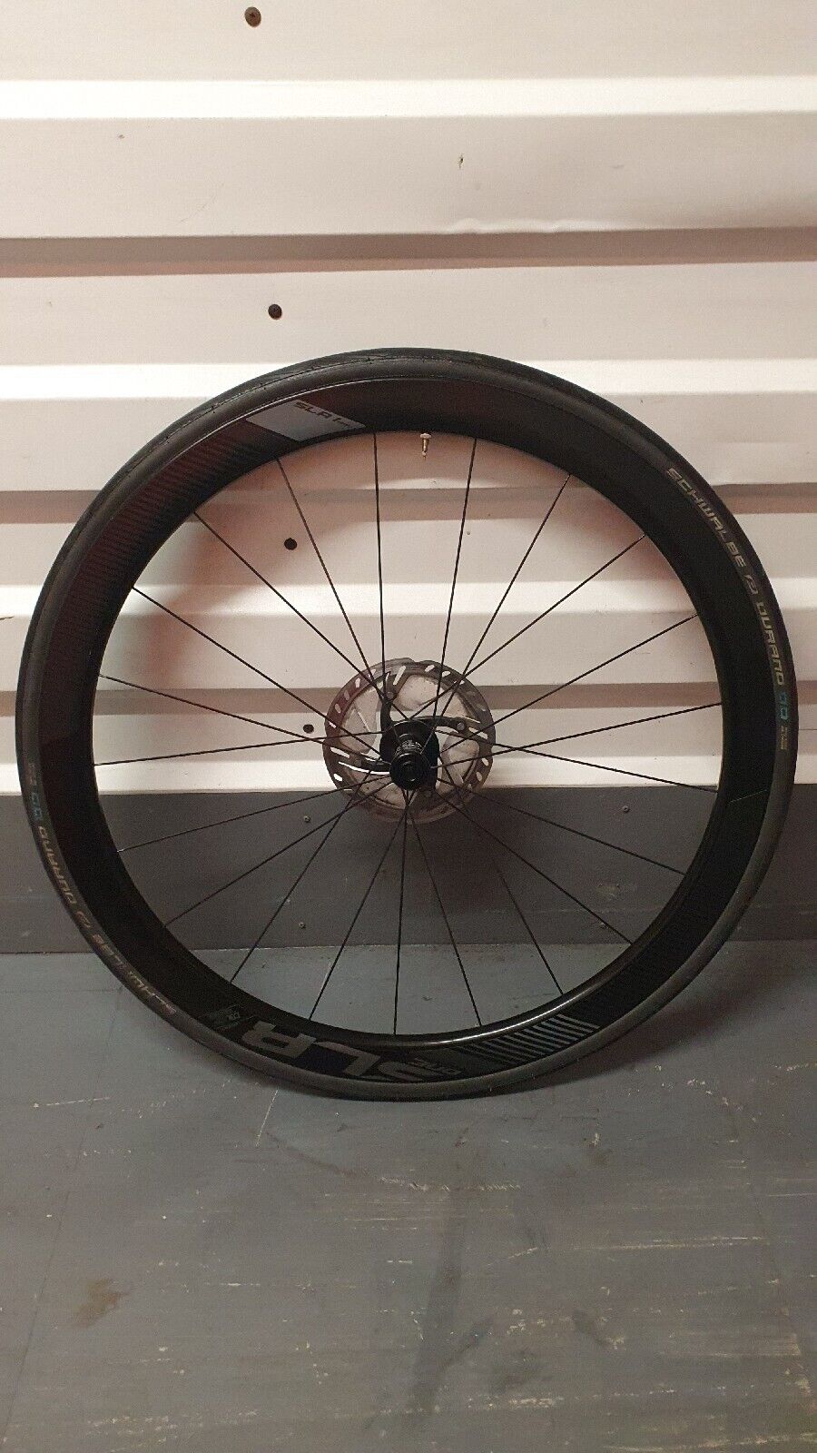 Giant SLR 1 Carbon Front wheel, Disc brake, Through Axle. 42mm rim. Tubeless