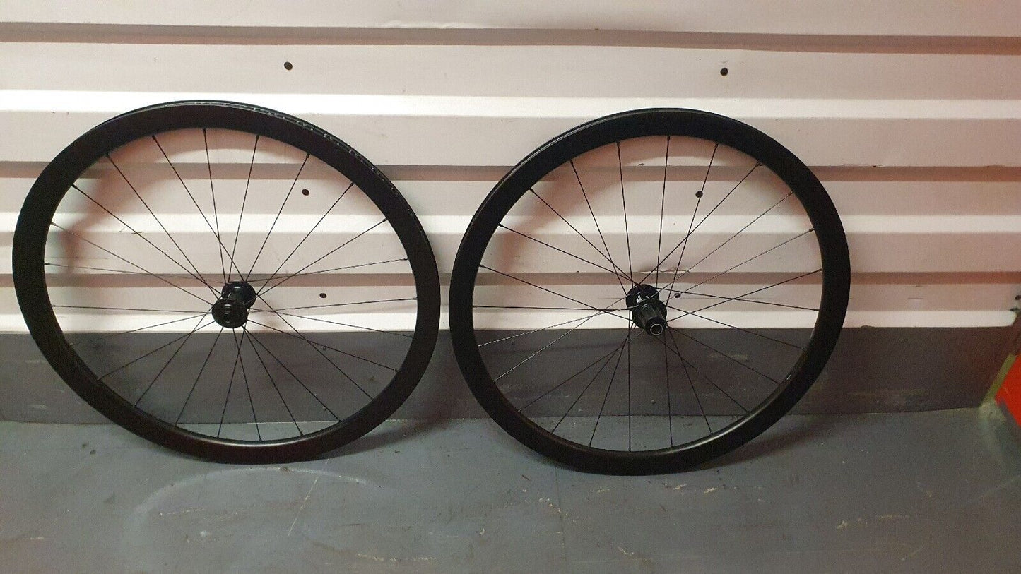 Specialized Roval C38 Carbon Fibre 700c Tubeless Carbon Disc Wheels DT Swiss Hub