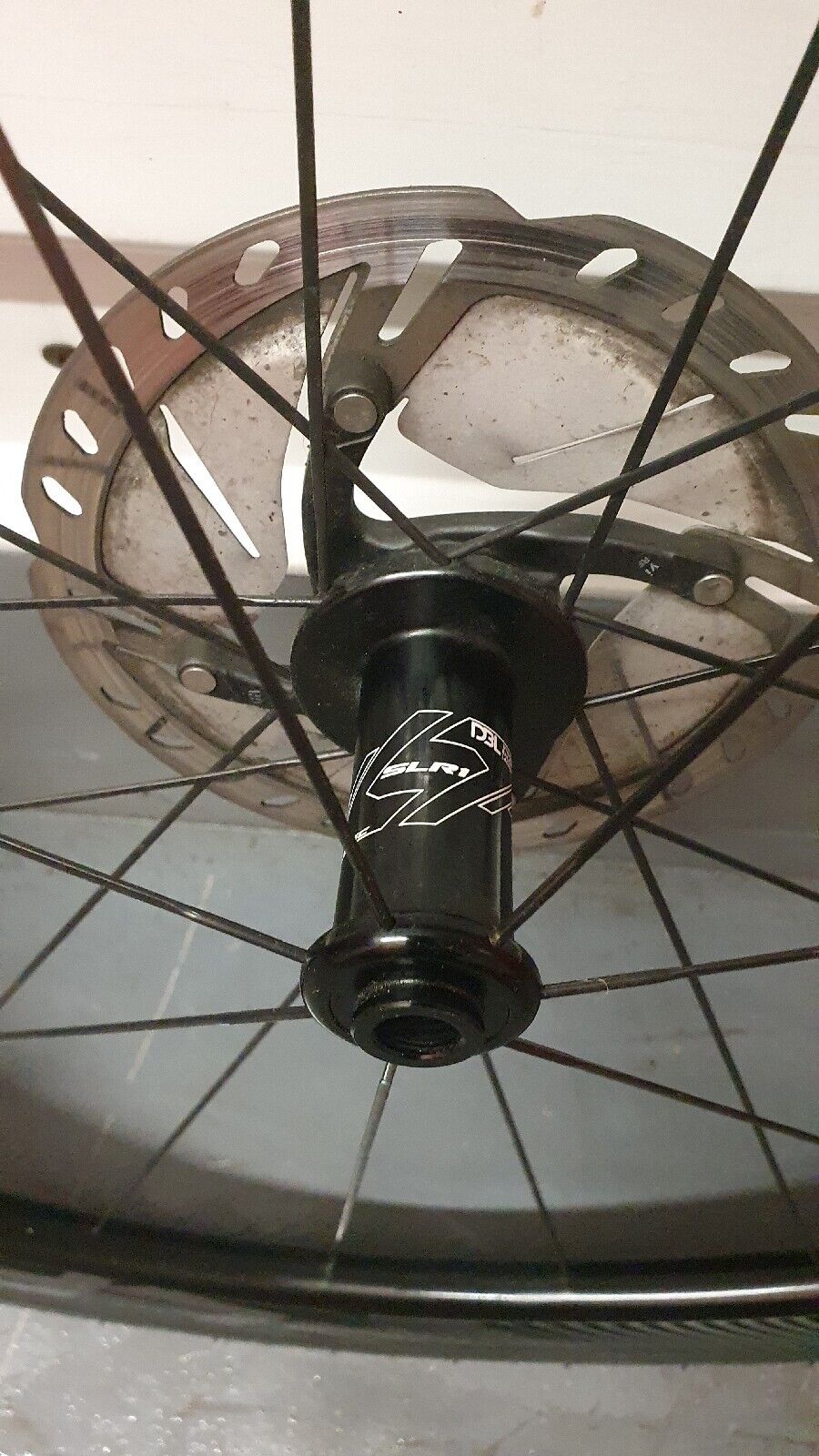 Giant SLR 1 Carbon Front wheel, Disc brake, Through Axle. 42mm rim. Tubeless