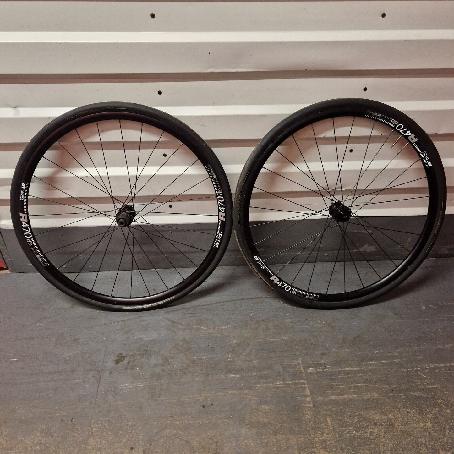 DT Swiss R470RB Disc wheelset - Centrelock - Through Axle Pirelli Cinturato 35c