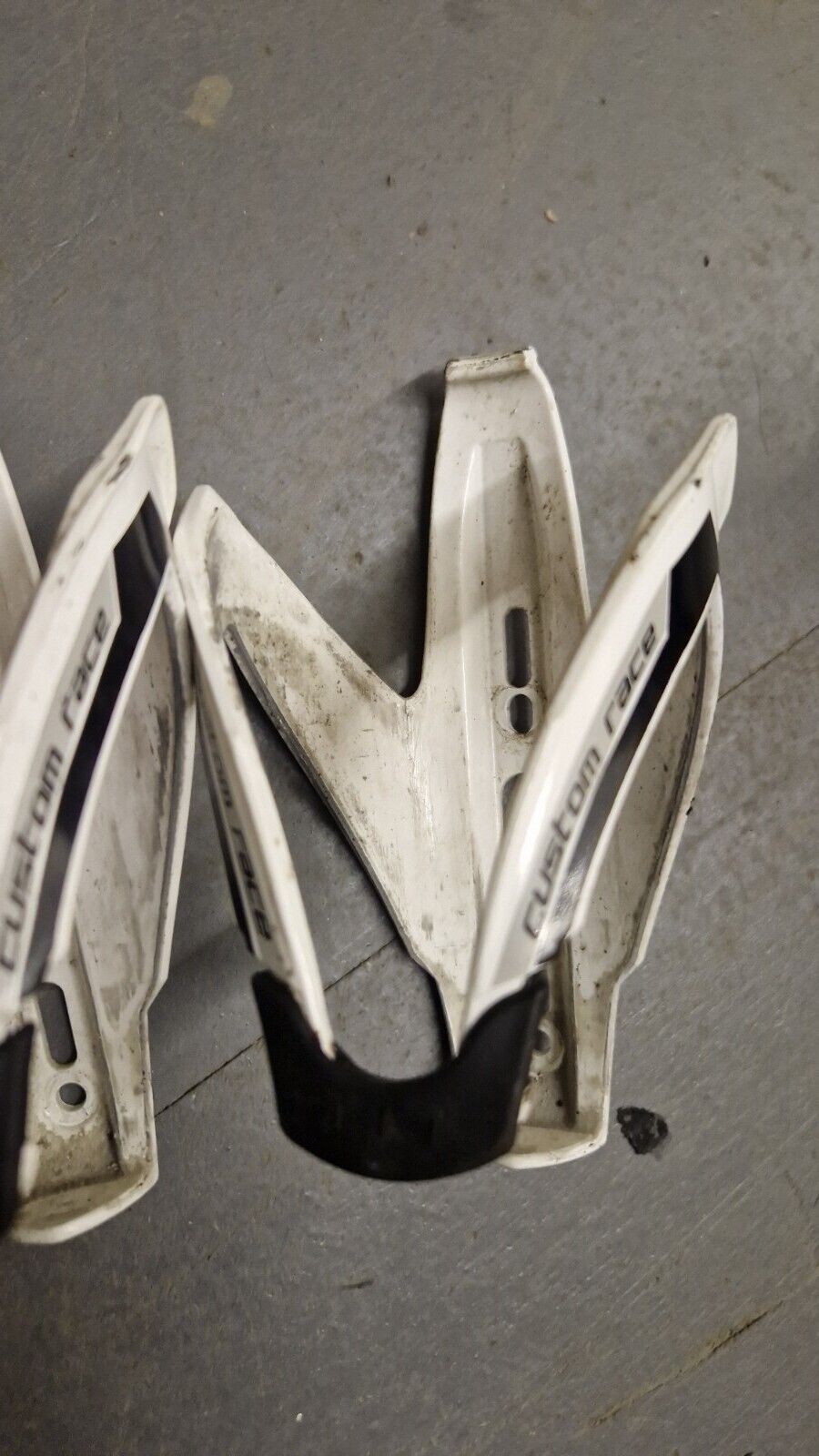 Elite Custom Race Plus Resin Bottle Cage Holder Black / White