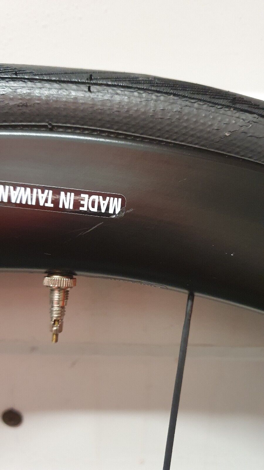 Giant SLR 1 Carbon Front wheel, Disc brake, Through Axle. 42mm rim. Tubeless