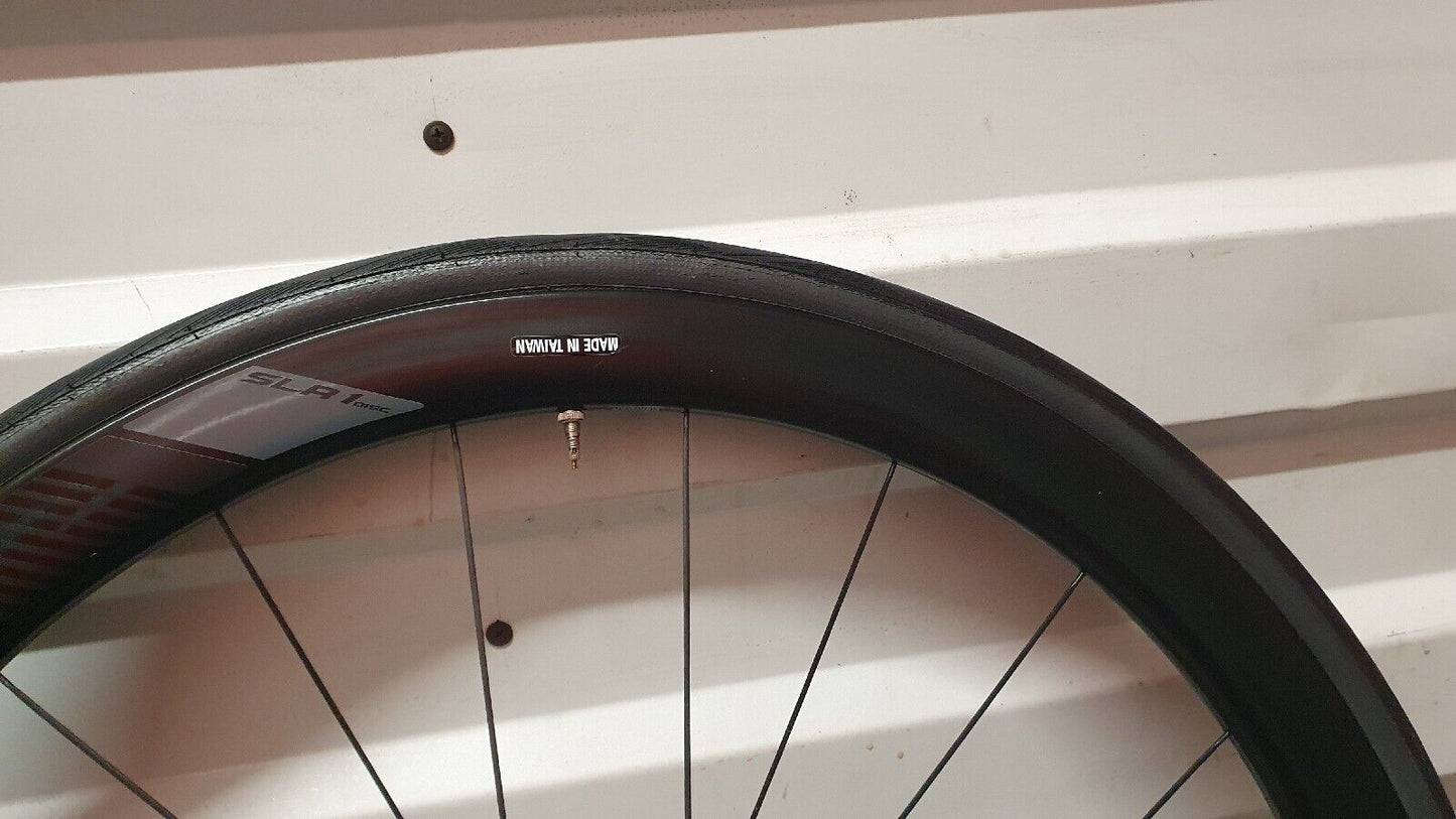 Giant SLR 1 Carbon Front wheel, Disc brake, Through Axle. 42mm rim. Tubeless