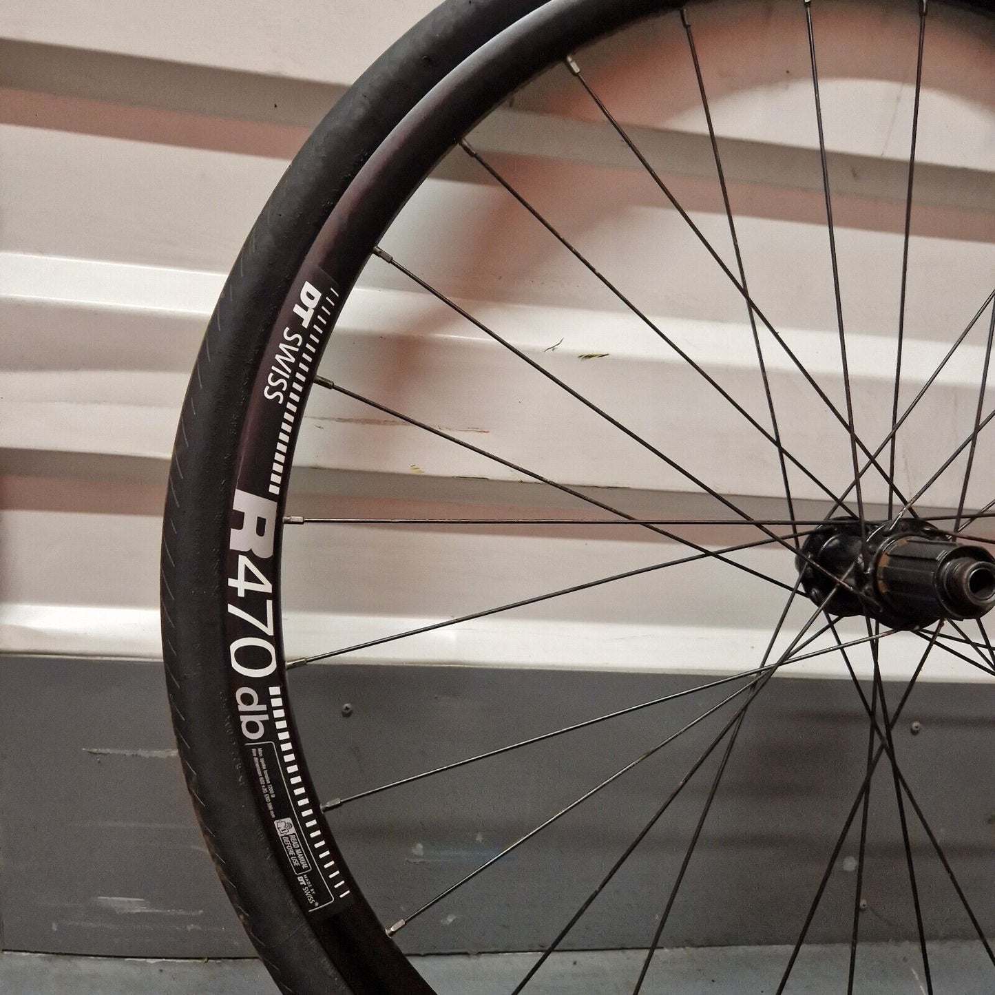 DT Swiss R470RB Disc wheelset - Centrelock - Through Axle Pirelli Cinturato 35c